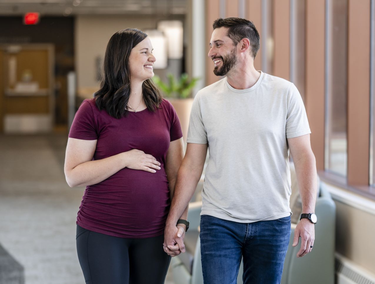 Pregnant woman and partner at Maple Grove Hospital